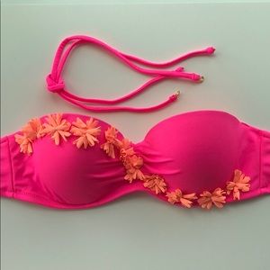 Victoria’s Secret bikini top